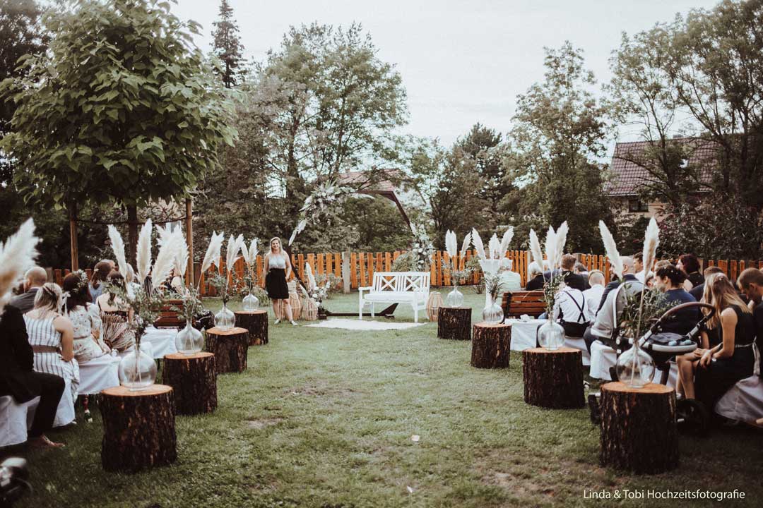 Blumen Hochzeit Erzgebirge - Blüten-"Küche" Olbernhau - Bild Traubogen