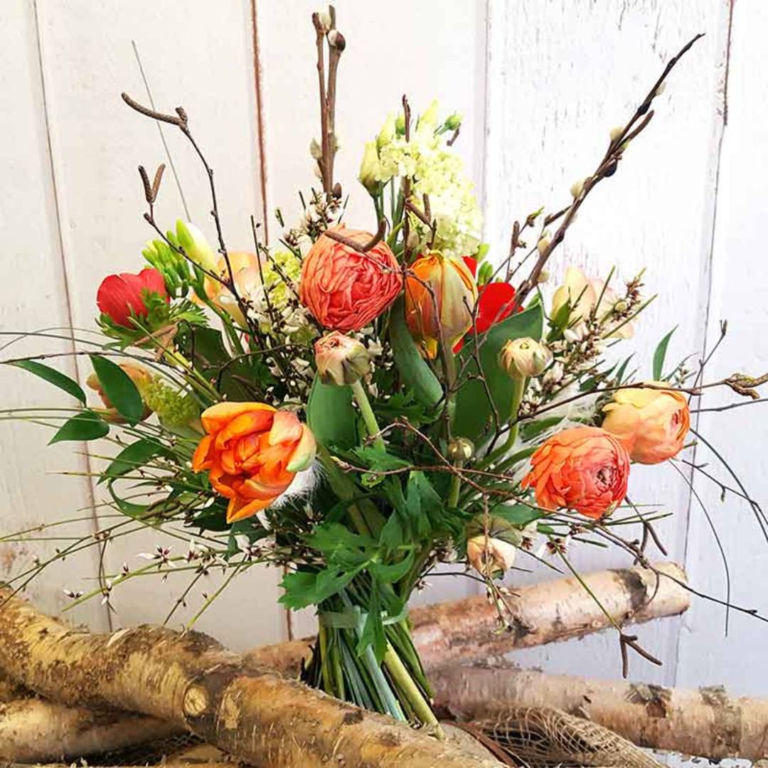 Blüten-"Küche" Olbernhau - Bild Blumenstrauß mit Tulpen - Seitenansicht