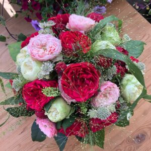 Rosen-Strauss - Blumenladen Olbernhau - Foto eines Blumenstraußes mit weißen und roten Rosen